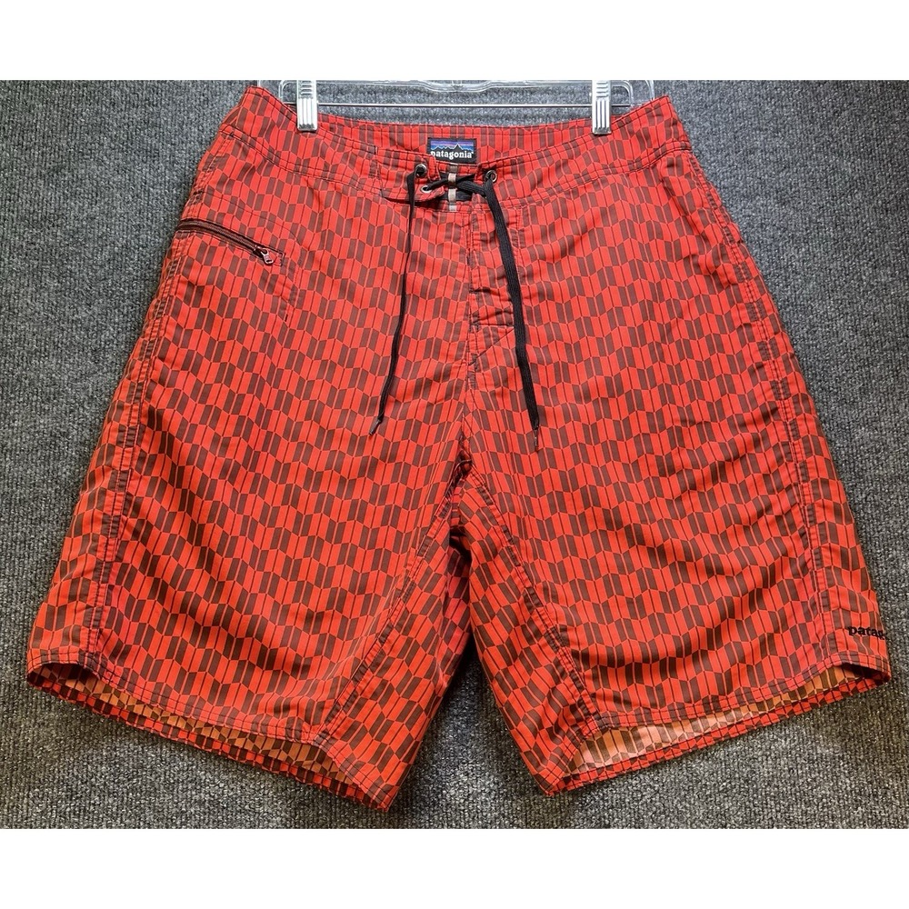 Patagonia Wavefarer Board Shorts Men's 32 Swim‎ Trunks Style #86556 Red Black